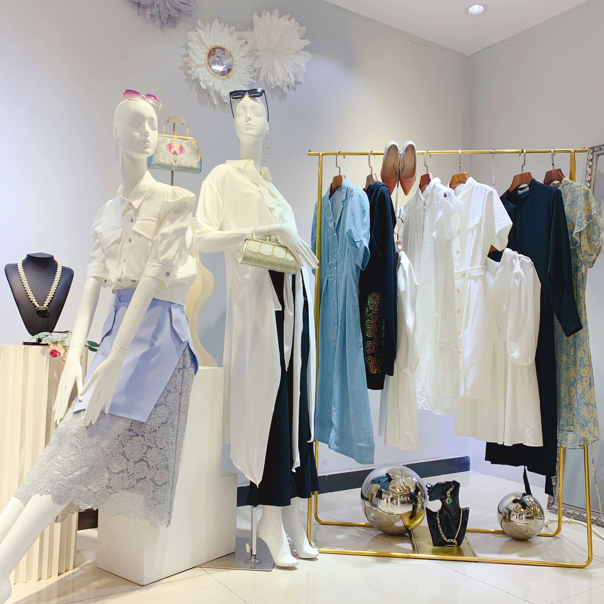 乐町剪标女装尾货批发杂款品牌折扣女装商场撤柜走份lily潮牌衣服