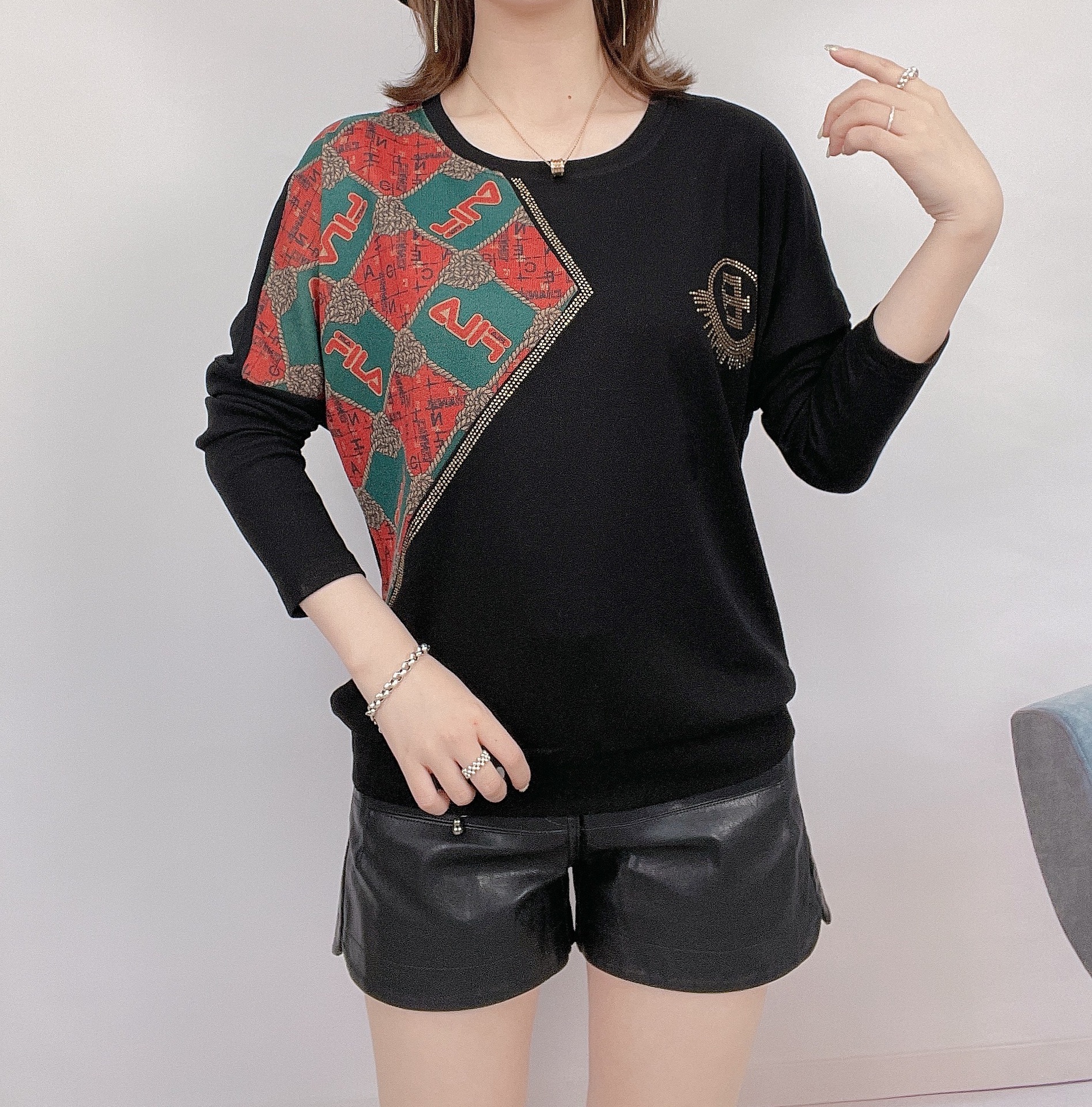 妈妈装中老年服装大码时尚女装2021秋季新款长袖t恤女宽松上衣女