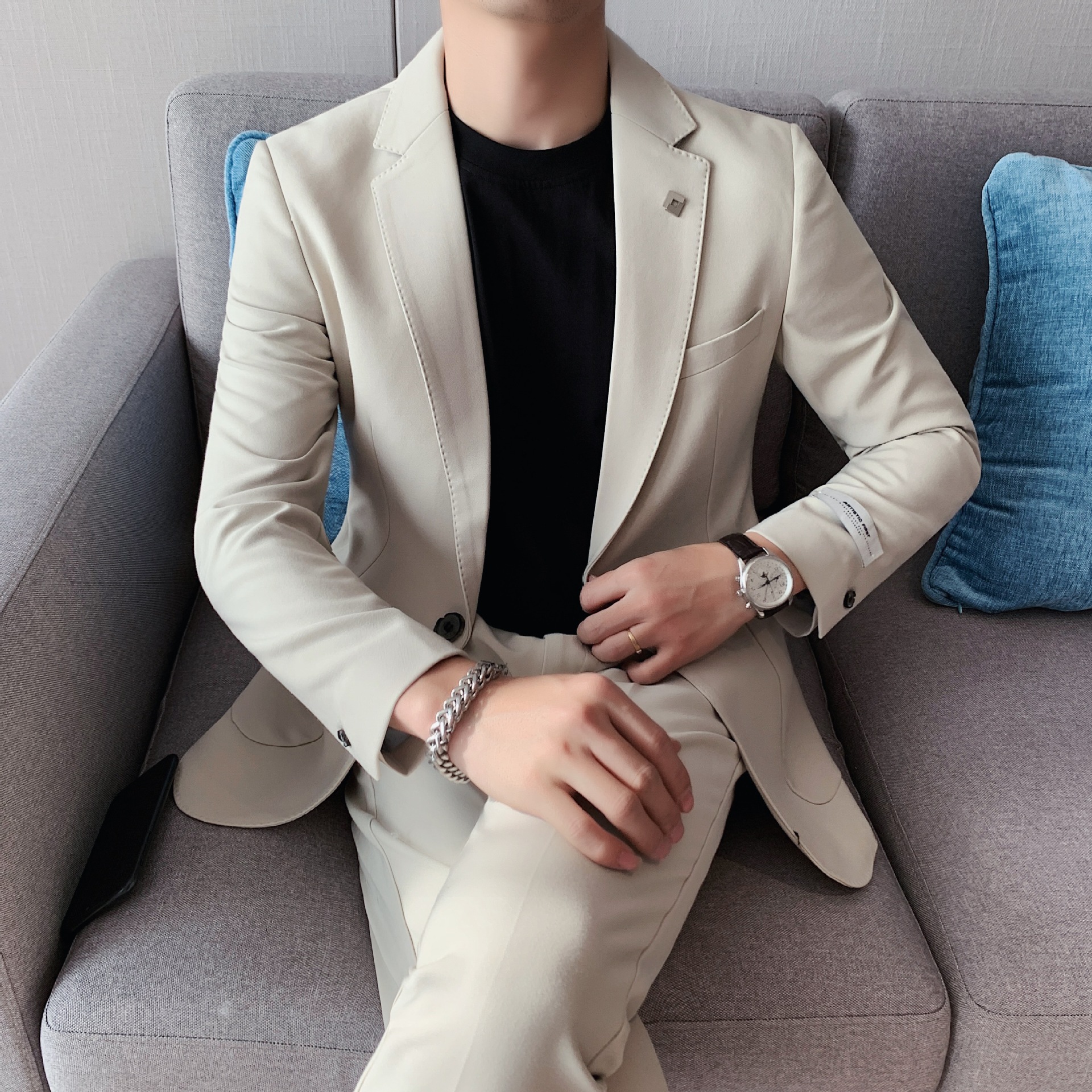 2021年秋冬新款男士西装两件套修身洋气浅色西服套装韩版主持礼服