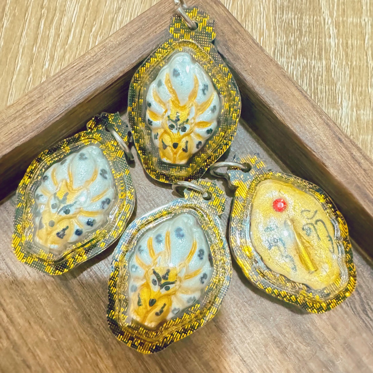 泰国佛牌 阿赞手绘宝石九尾 小狐-阿里巴巴