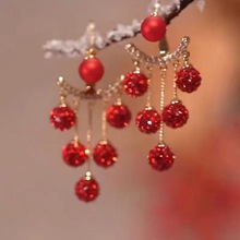 秋冬新款红色珍珠一款两戴球球耳环女气质百搭长款耳坠防过敏耳钉