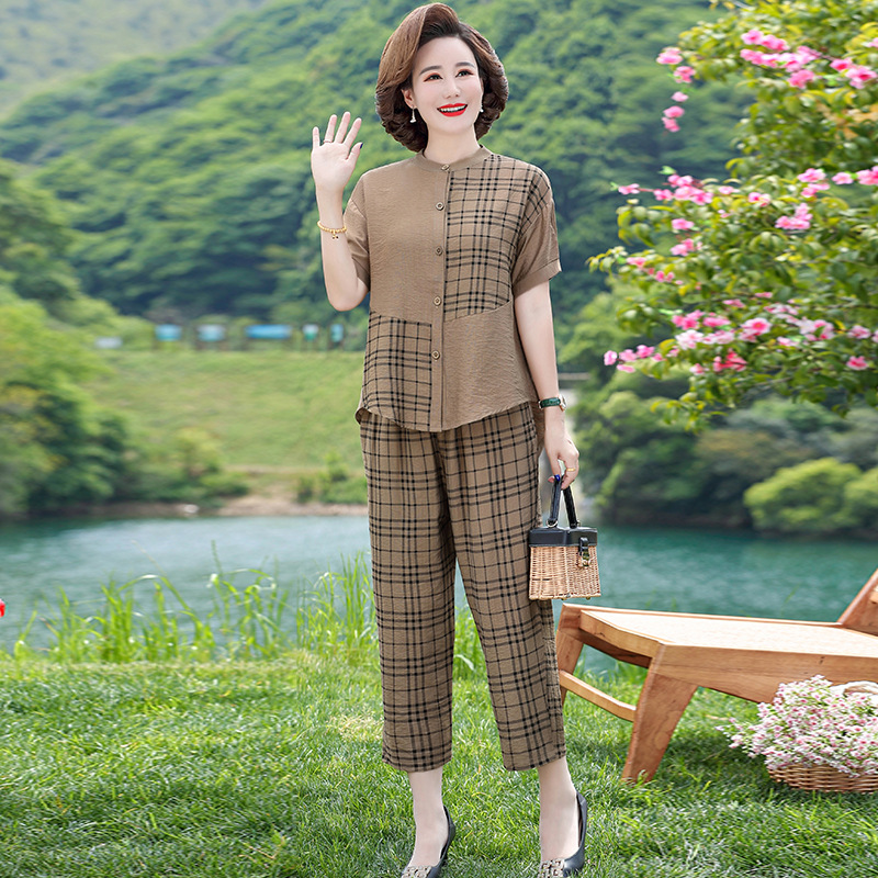 2024 Middle-Aged Mom Summer Clothes Cotton and Linen Suit Fashionable New Middle-Aged and Elderly Women's Summer Short-Sleeved T-shirt Two-Piece Set