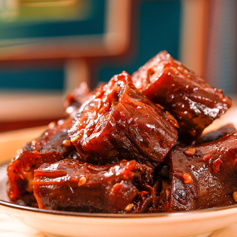 何敖魁香辣鸭脖零食风干手撕鸭脖鸭肉卤味熟食加工非真空包装批发