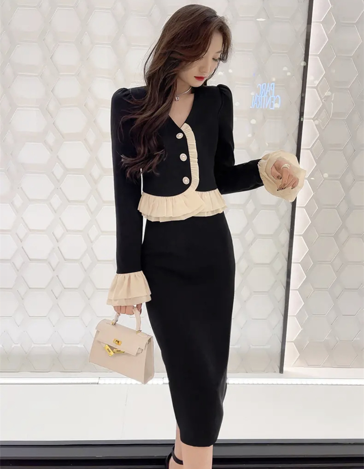 荷叶边套裙包臀长袖图片