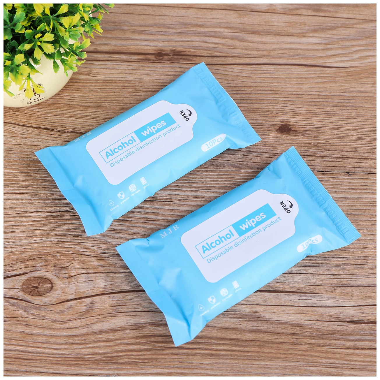 现货批发75%酒精湿巾10片装消毒湿纸巾免洗湿巾alcohol英文包装