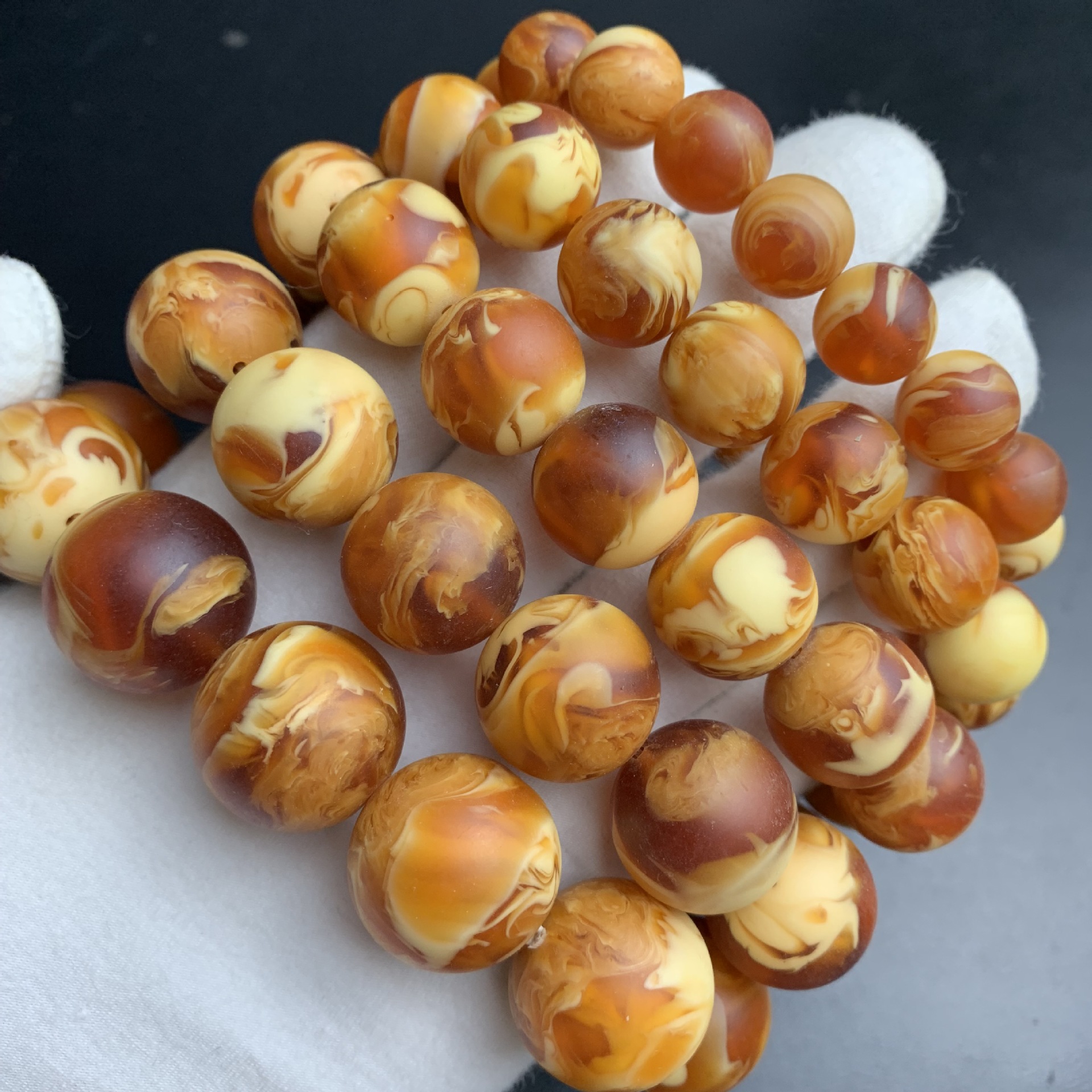 虎皮纹妖孽磨砂哑光二代蜜蜡带香手串配饰礼品波罗的海直播批发