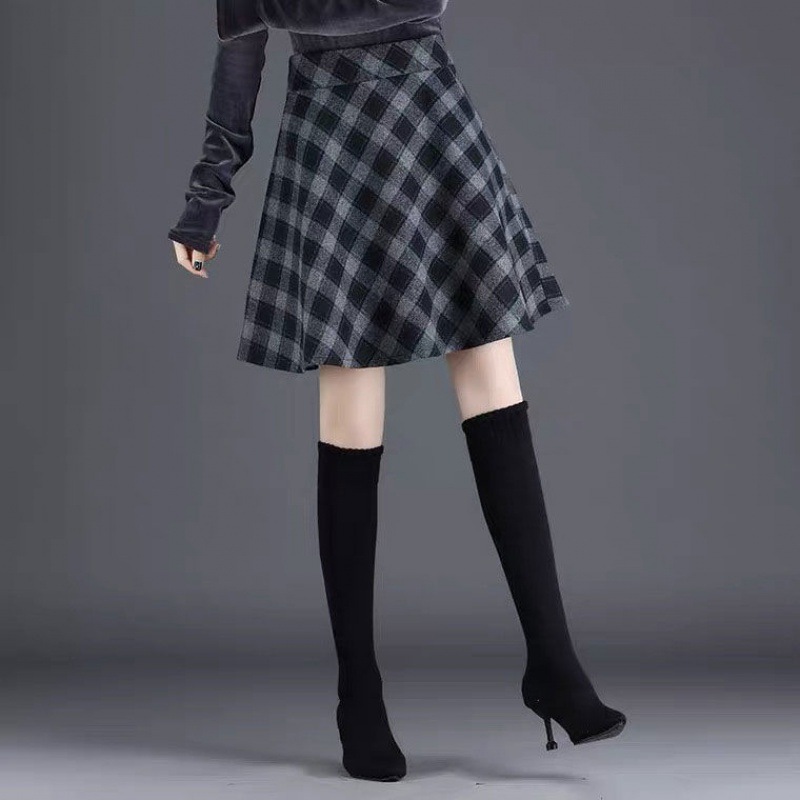 毛呢格子半身裙女春2022春季新款小个子方格裙子高腰a字短裙外穿