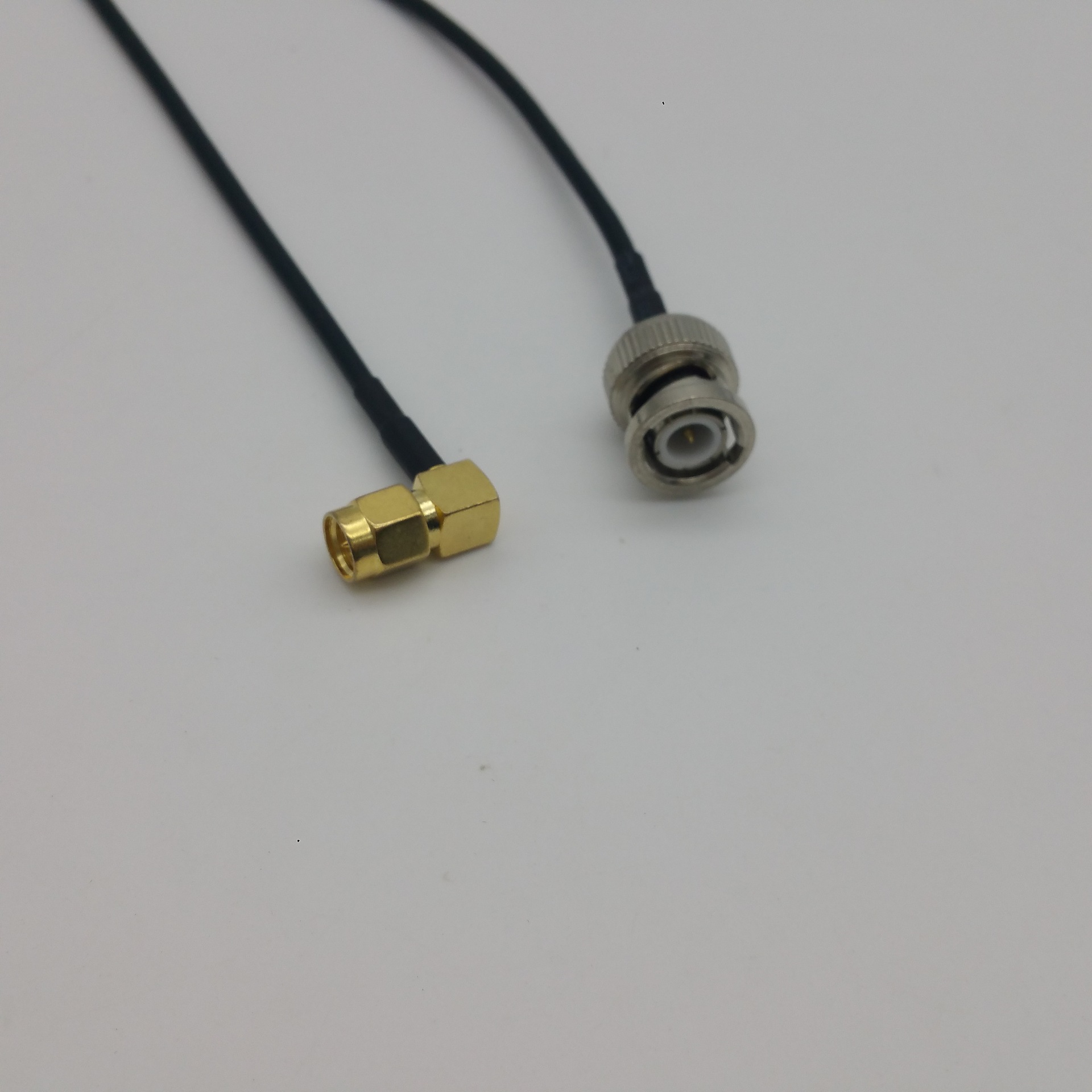 bnc/sma-jjw转接线bnc公头转sma弯公头 rg174同轴延长线