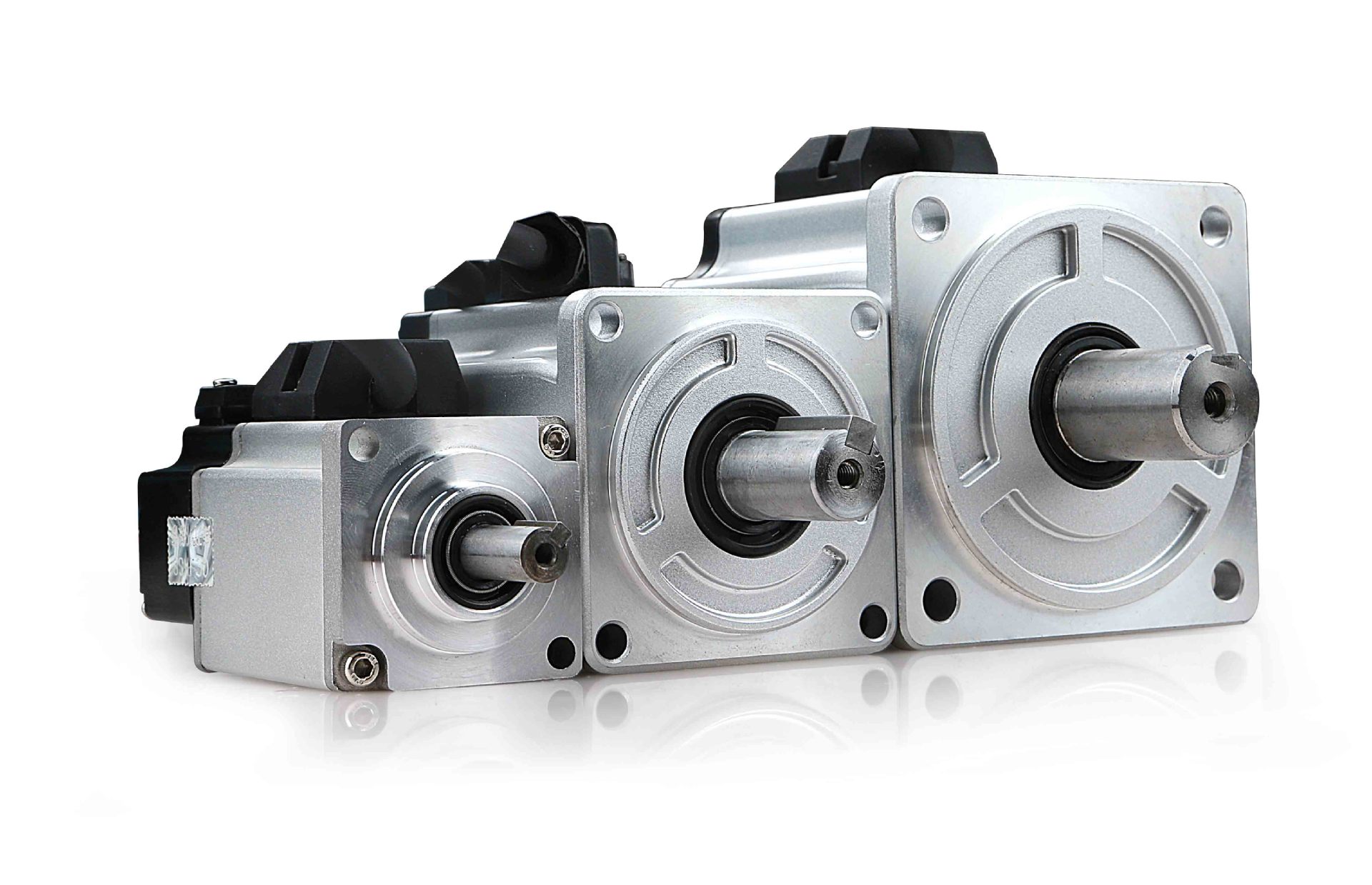 伺服电机雷赛从2003年开始持续投入伺服系统研发,10多年间已先后研发