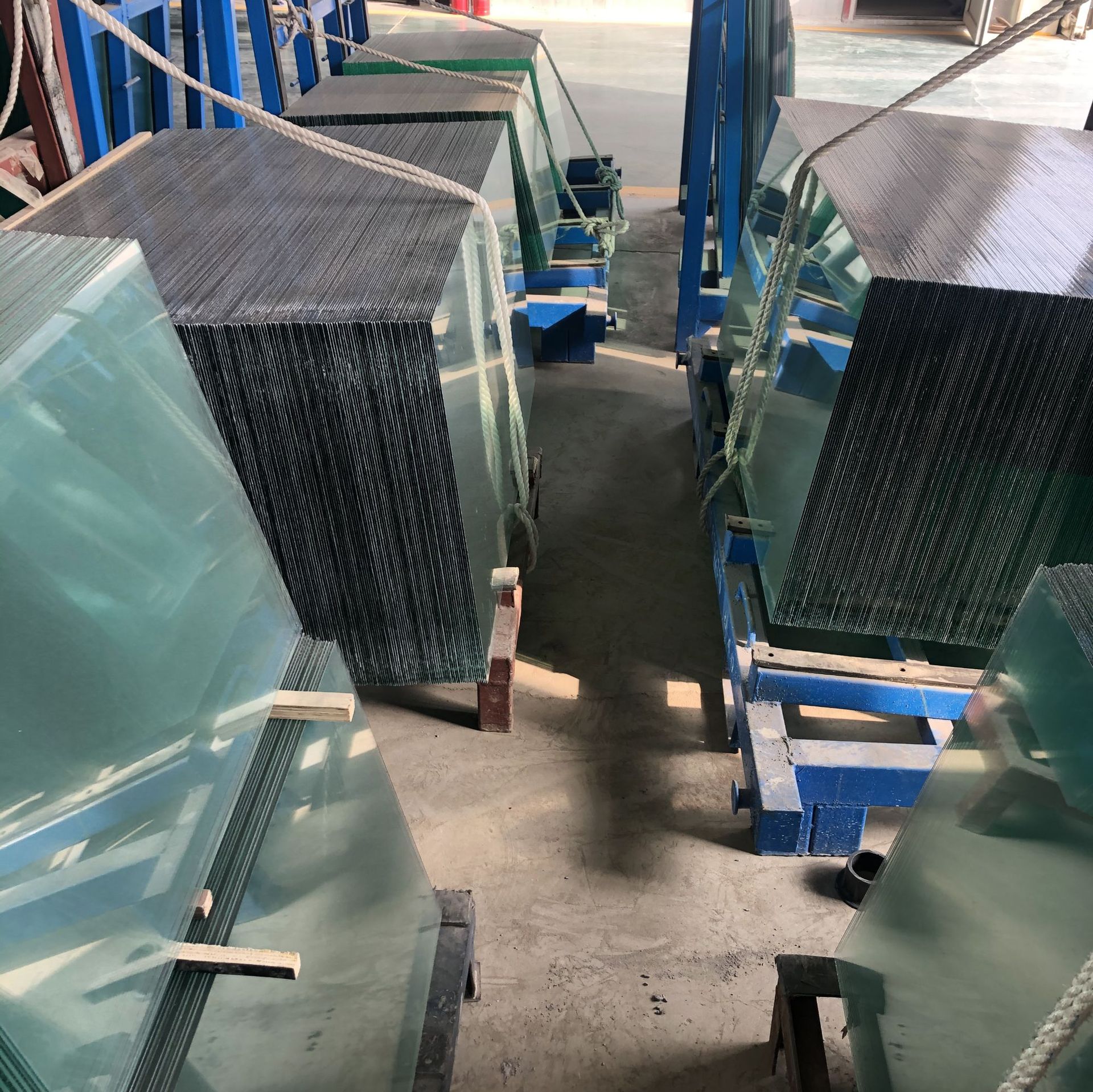 钢化玻璃加工 原片磨边艺术丝印超白玻璃冰柜加工钢化玻璃定制