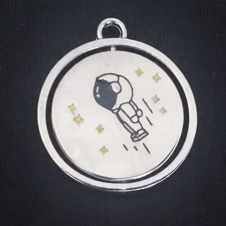 现货嘻哈翻转旋转笑脸项链旋转宇航员太空人项链吊坠男女合金金属