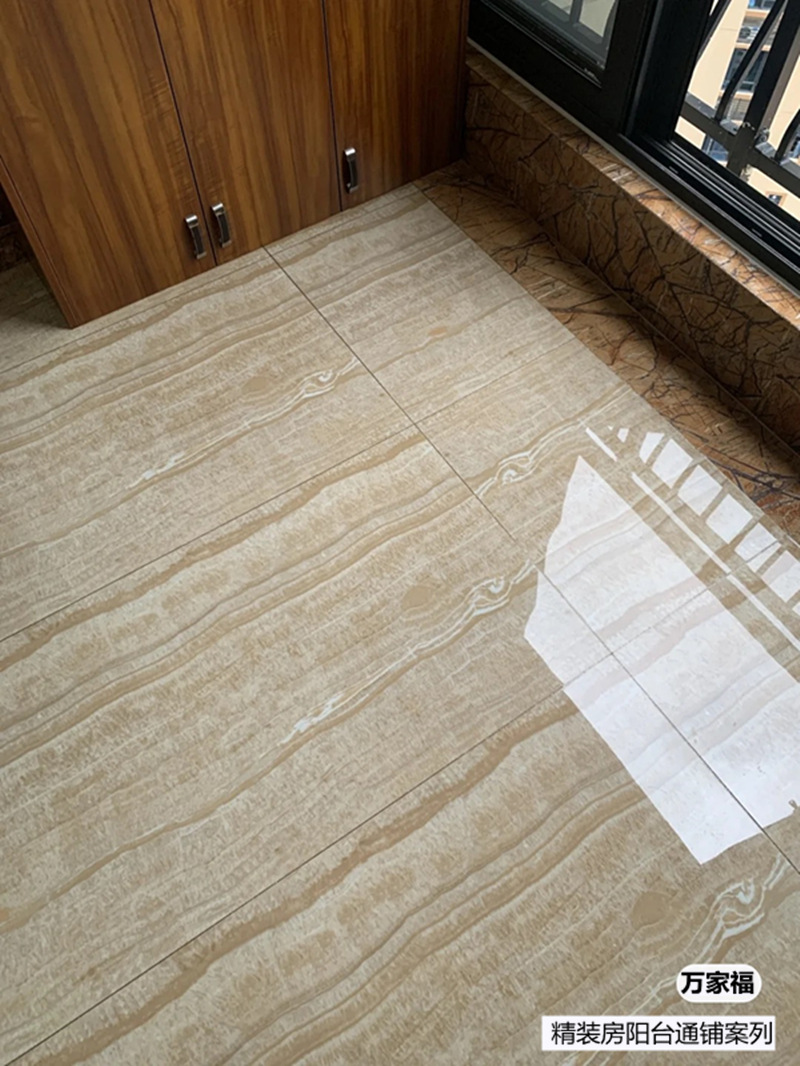 碧桂园松香玉精装房黄色客厅地砖瓷砖粗纹白通铺阳台