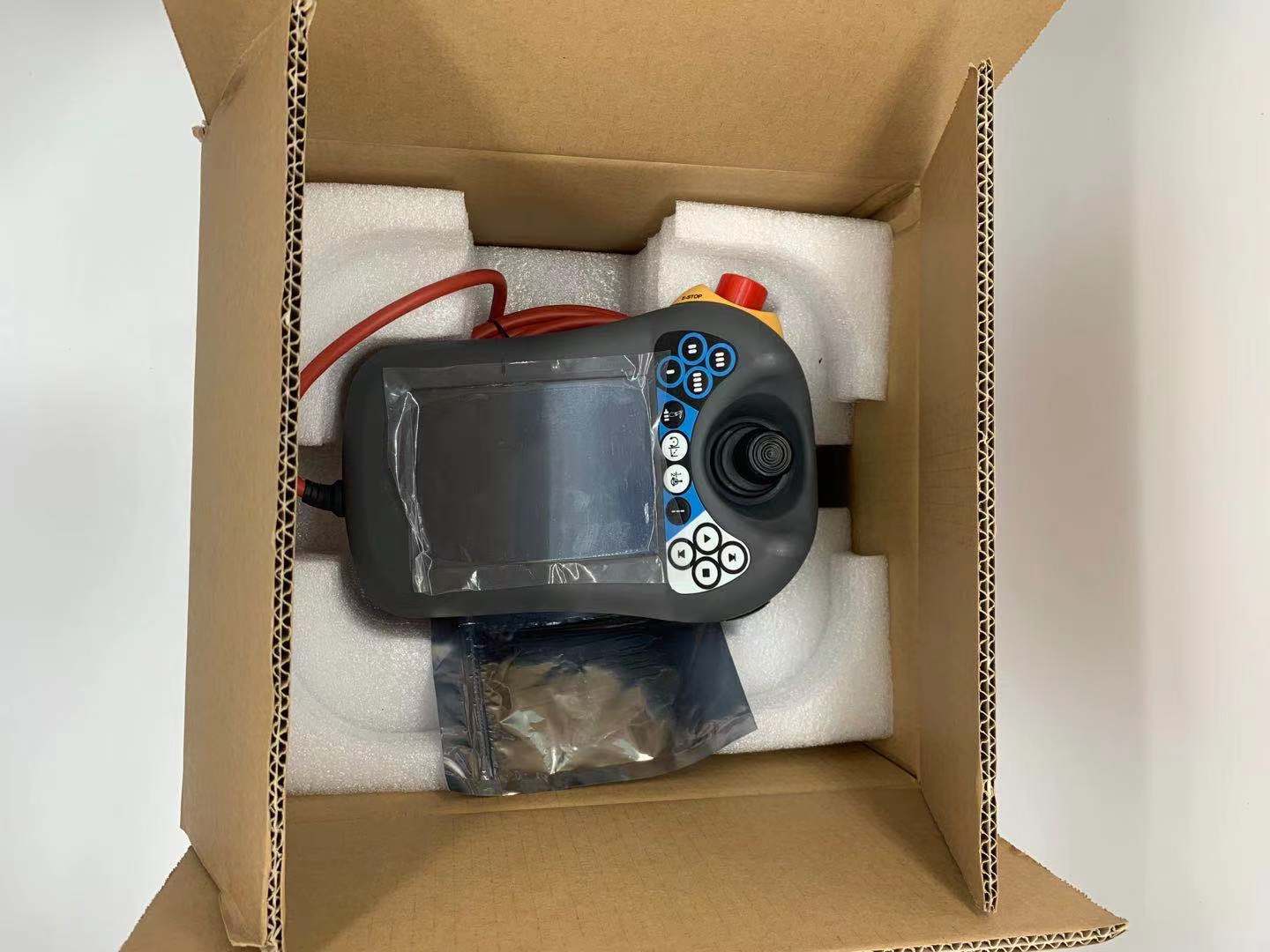 全新现货 abb机器人示教器 dsqc679 3hac028357-001质保一年