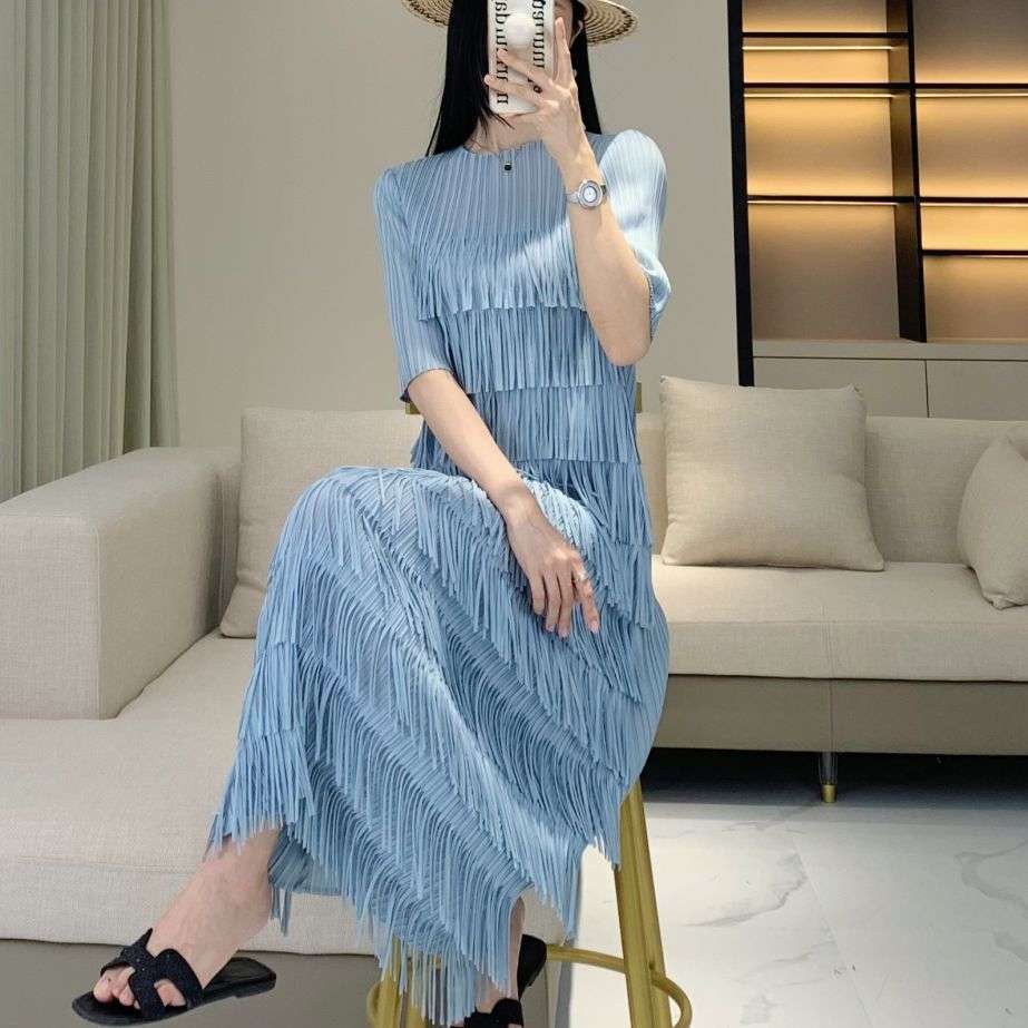 三宅纯色褶皱连衣裙夏季时尚显瘦高级感流苏长裙弹力大码女装裙子