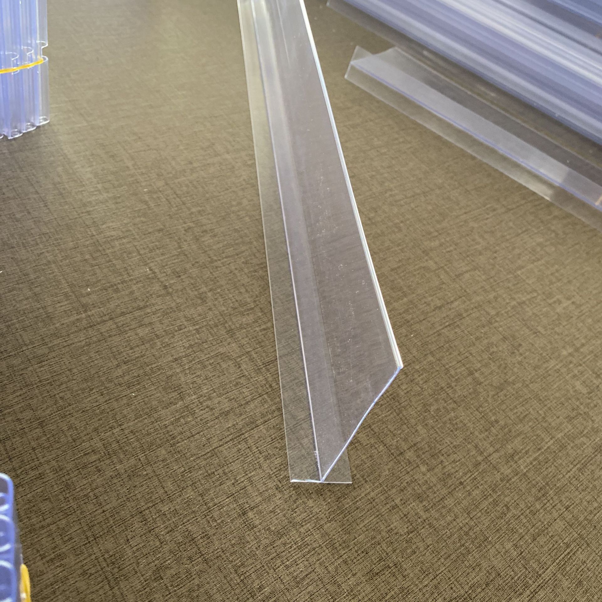 货架分隔板磁性粘性商品挡板t型塑料隔板便利店零食分磁吸隔片