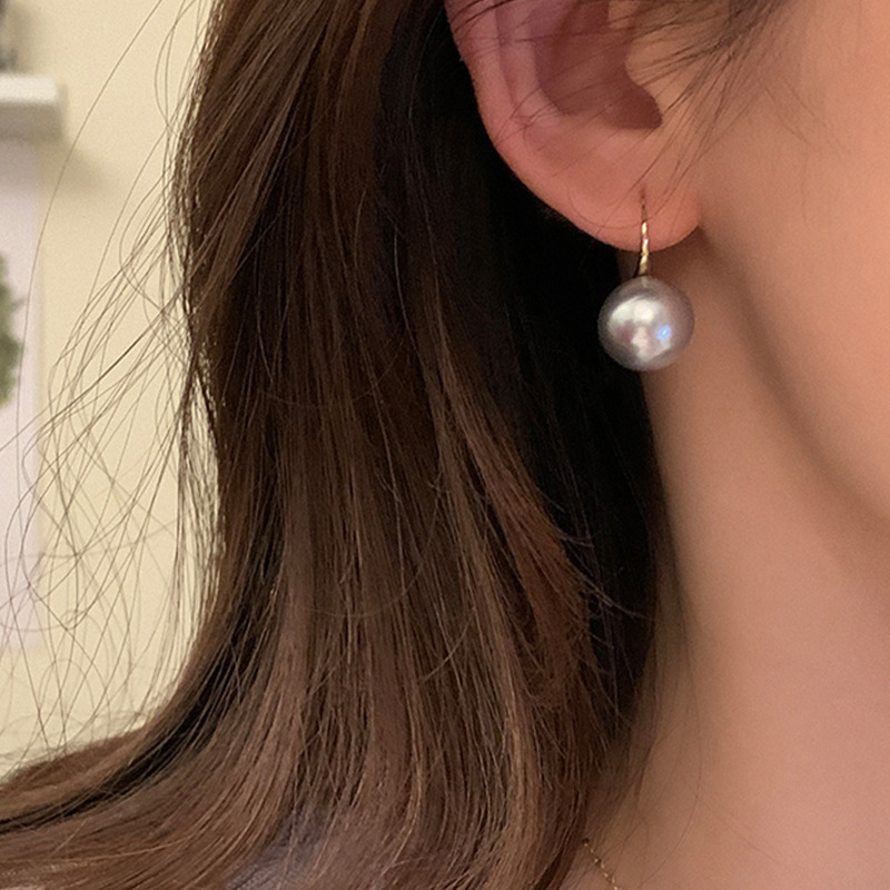 Retro Gray Pearl High Heels Earrings Women's Light Luxury High-Grade Personality Minimalist Elegant Versatile Earrings