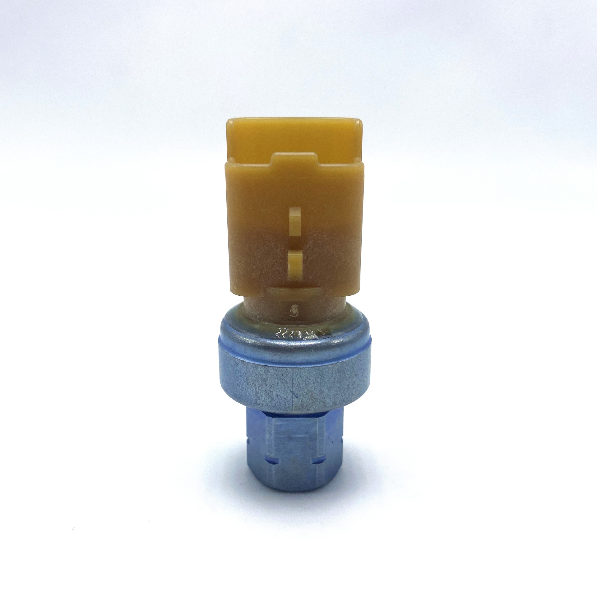 汽车空调压力开关适用于标致雪铁龙9673006380 82cp32-06