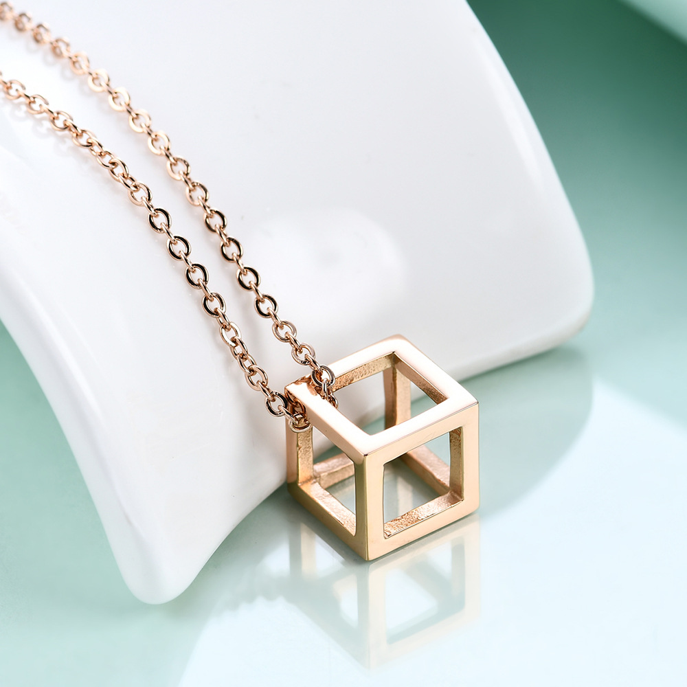 不锈钢镂空吊坠正方体几何立方体 魔方男士项链 运动潮牌