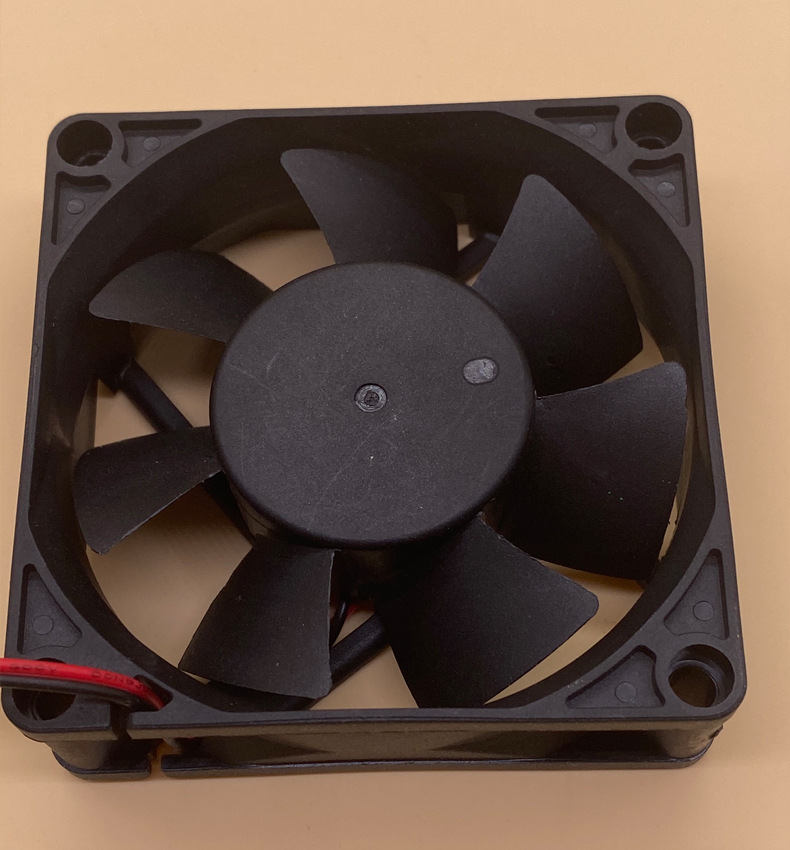 厂家直销dc7025 两线散热风扇含油5v12v24v安防逆变器7cm直流风扇