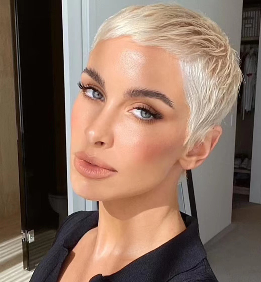 金色假发短发图片