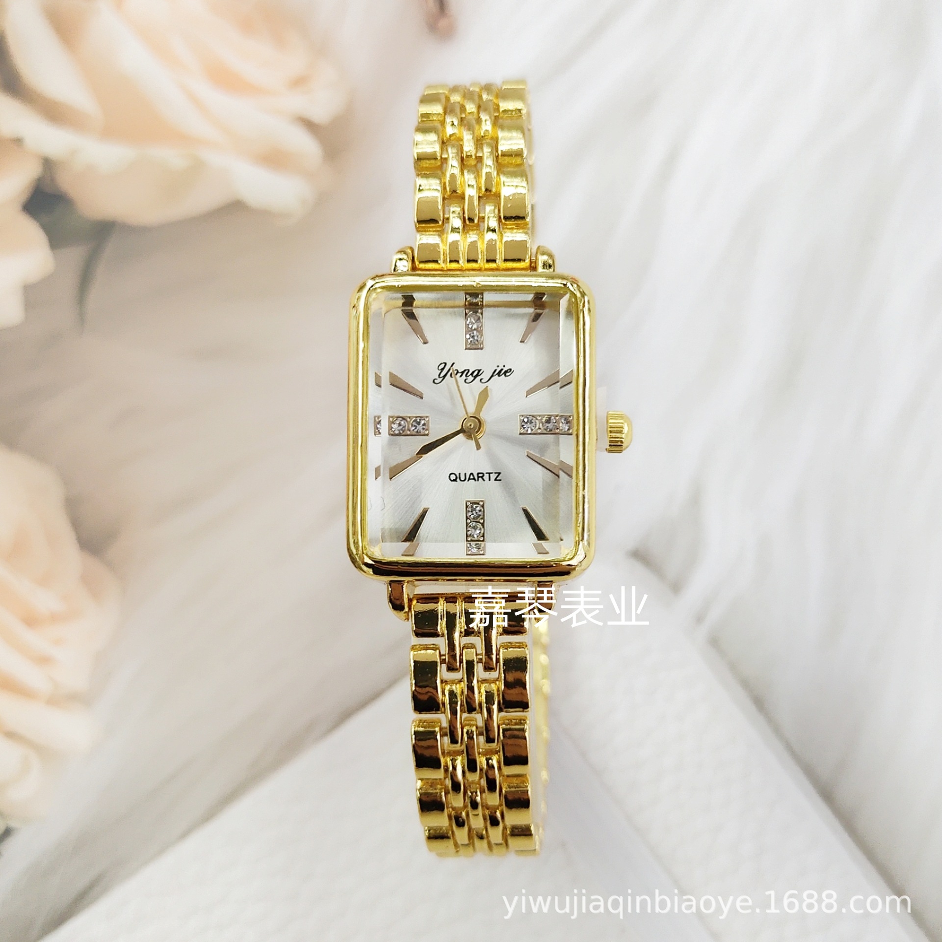 新款跨境外贸女士小众轻奢款时尚复古高级金色镶钻小方表精致女表