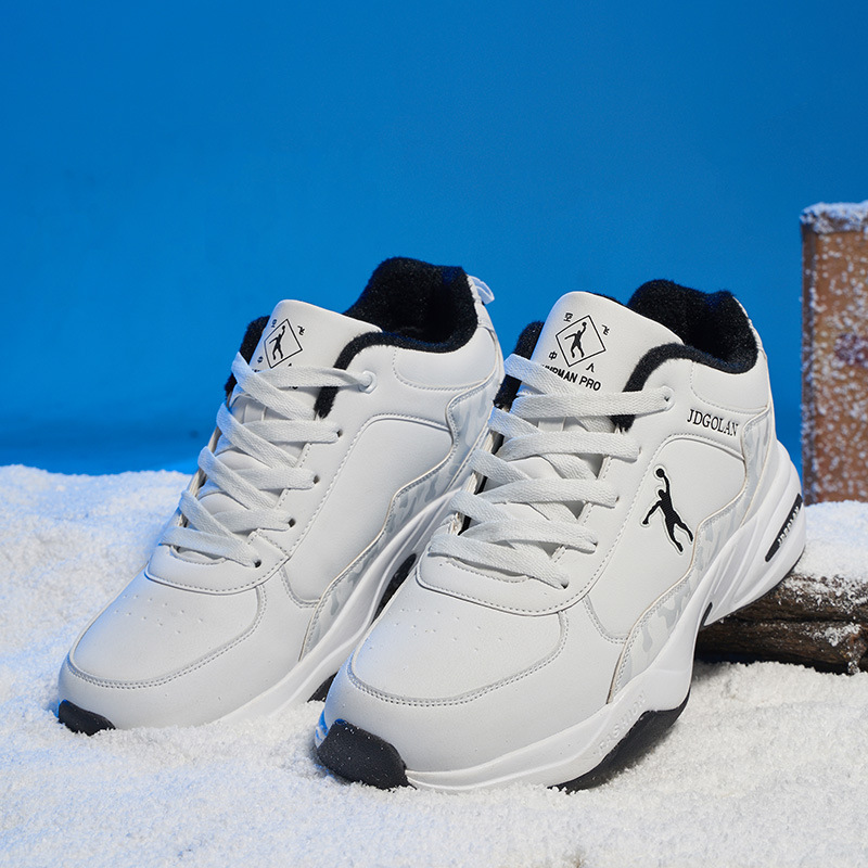乔丹格兰棉鞋男保暖特大码运动鞋防滑防水轻便加绒加棉跑步鞋