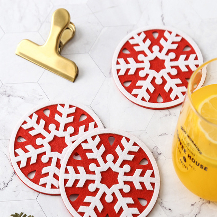 Products in Stock New Christmas Snowflake Absorbent Felt Coaster Felt Hollow Insulation Dining Table Table Runner Pad