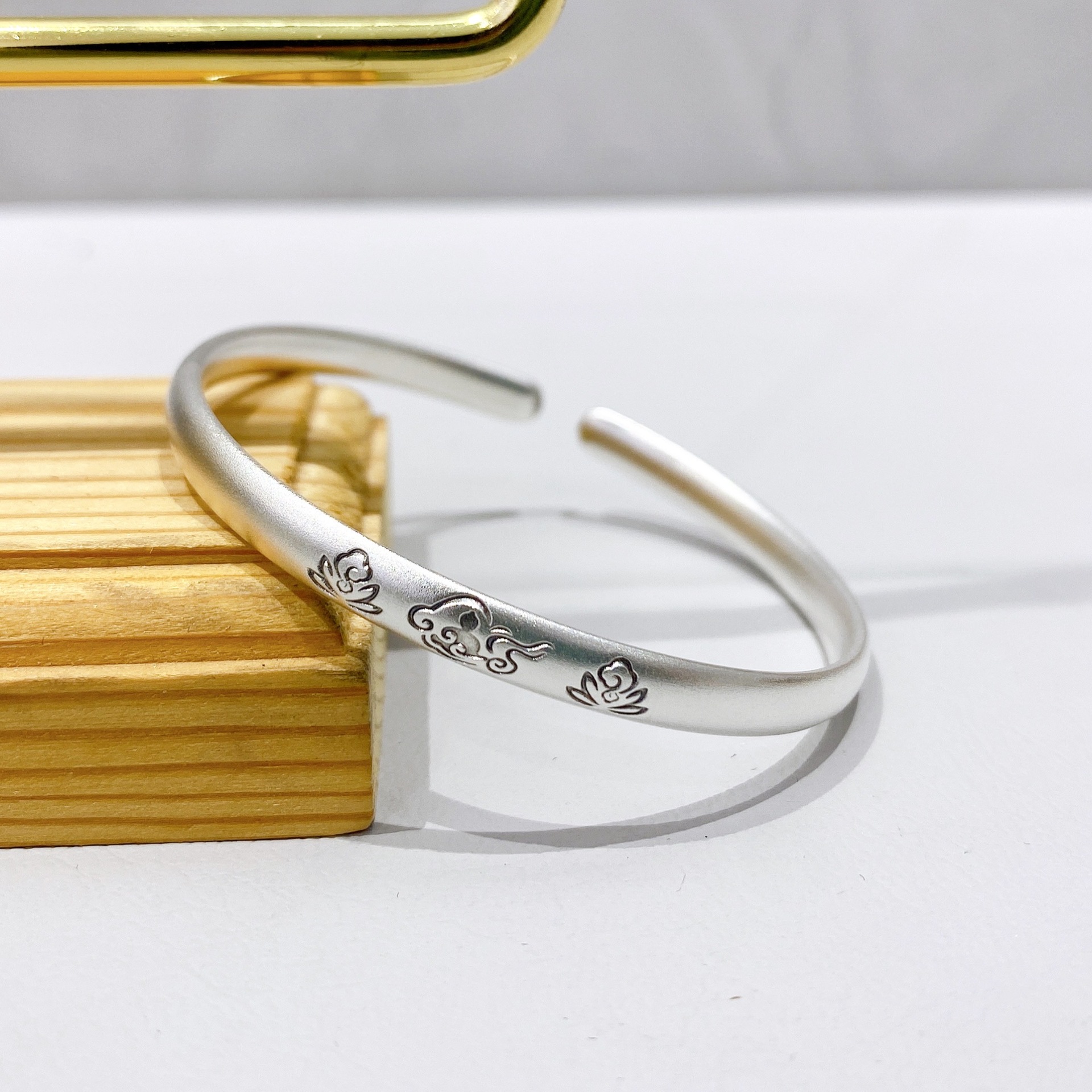 福氏足银999纯银手镯女古法传承祥云小众设计复古贵妃镯银手镯