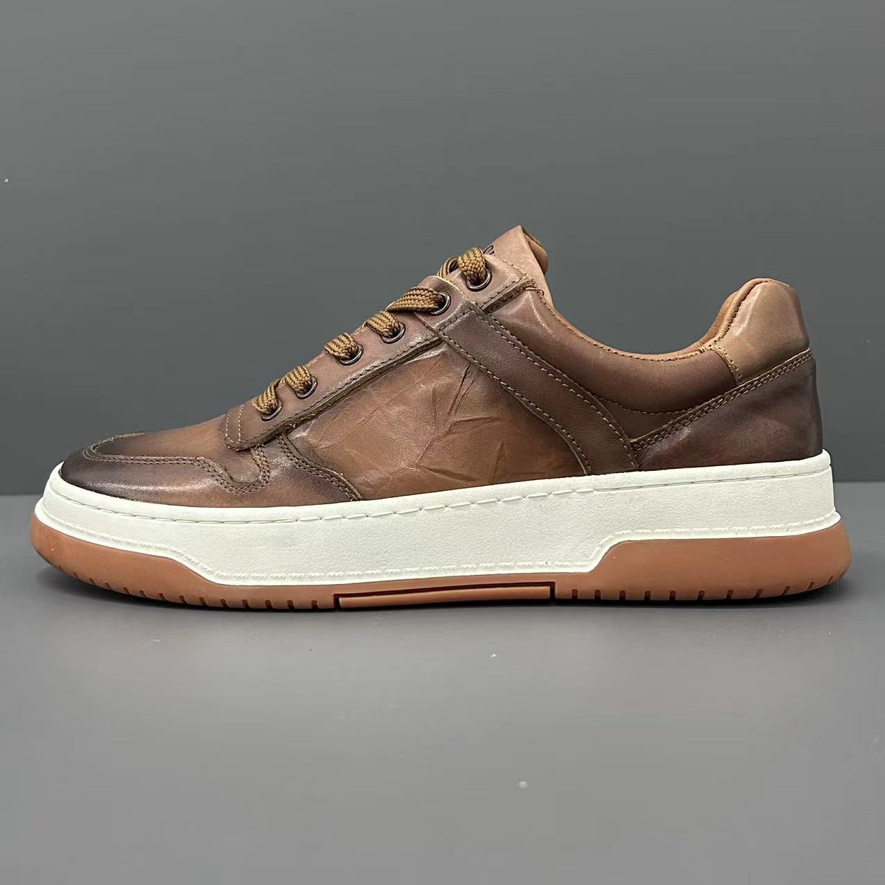 真皮板鞋男款潮鞋欧洲站男鞋潮流百搭男生鞋子复古擦色男式休闲鞋