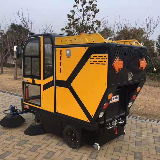 奥莱小型驾驶式电动扫地车 装载改装清扫车 低噪音电动扫地车