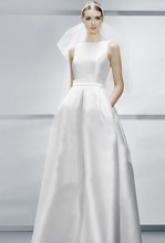 婚纱礼服2022新款 新娘一字肩修身简约韩版绑带公主裙齐地蓬蓬纱