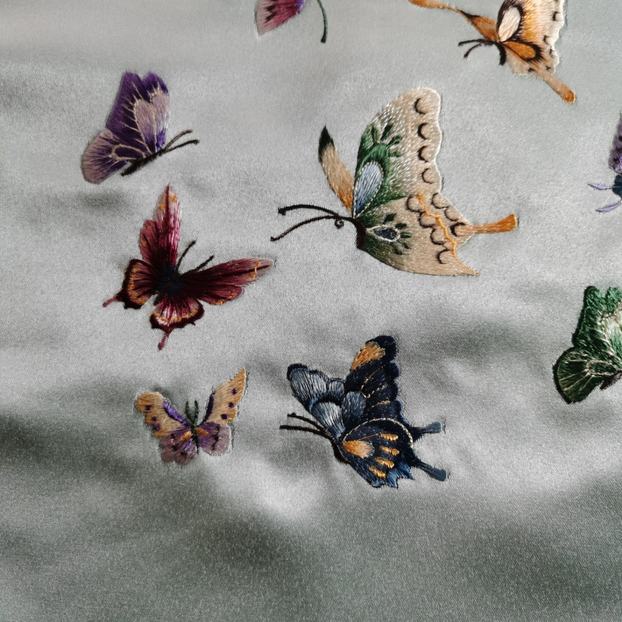 手推绣绣片手工diy刺绣彩蝶浅金彩蝶补子绣片汉服绣花团扇绣片