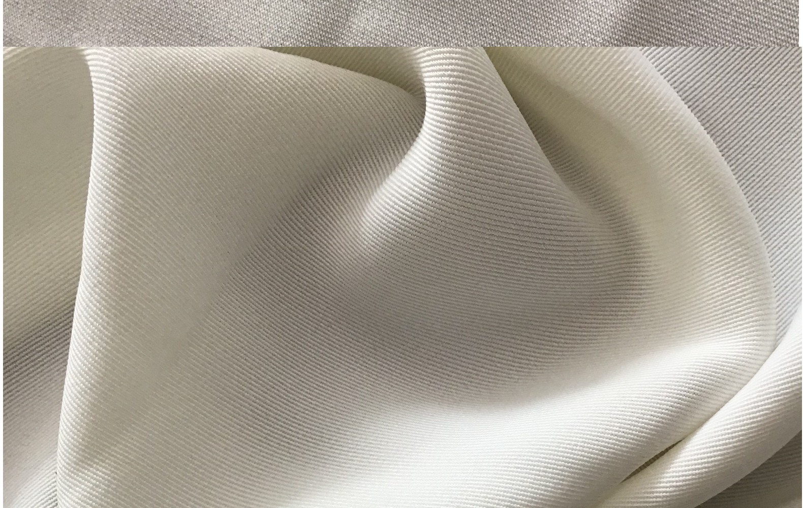 200d四面弹经加捻涤纶氨纶斜纹梭织印花布 秋冬热销款 多款斜纹布