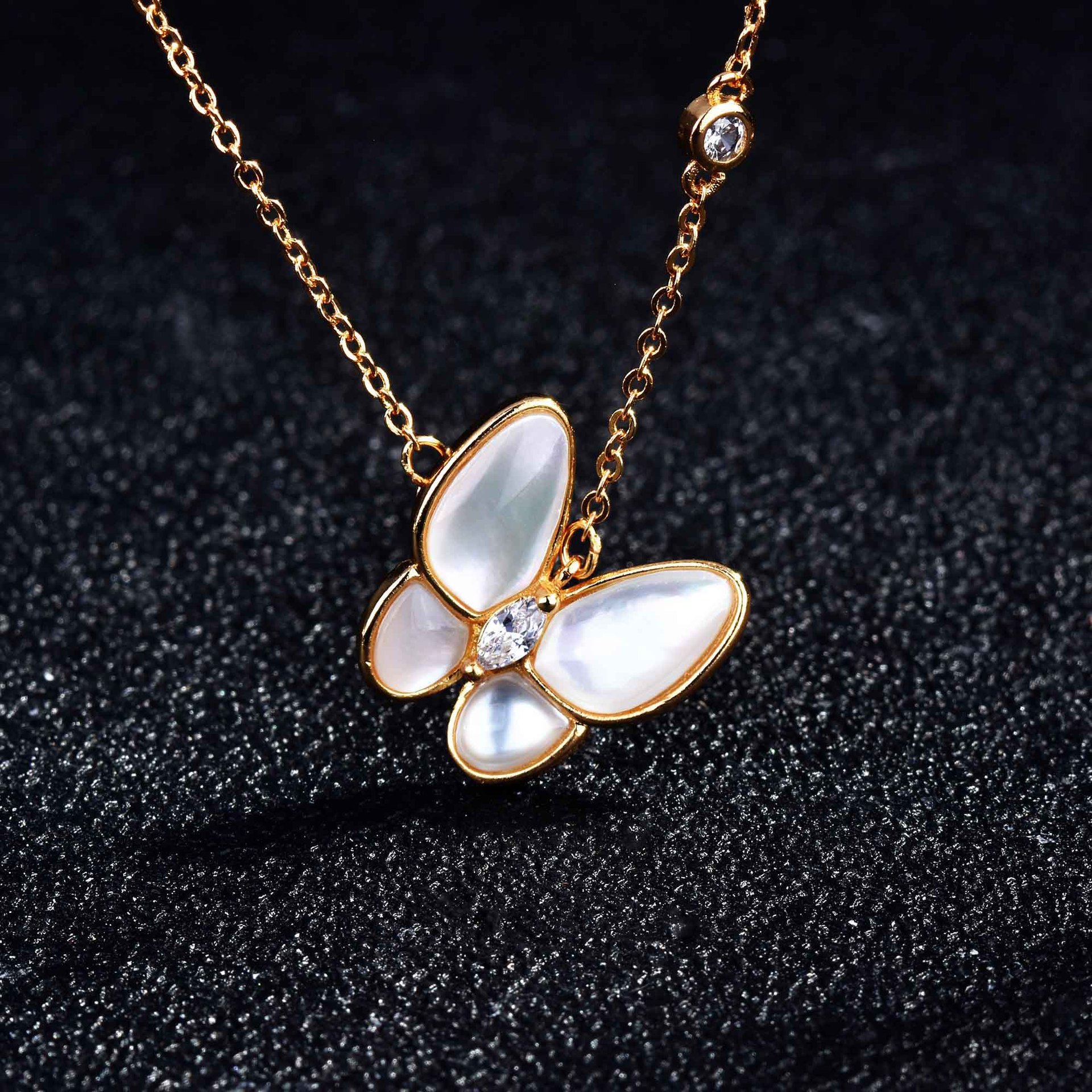 抖音直播基地bic检测天然贝母蝴蝶项链24k黄金真空电镀贝壳吊坠