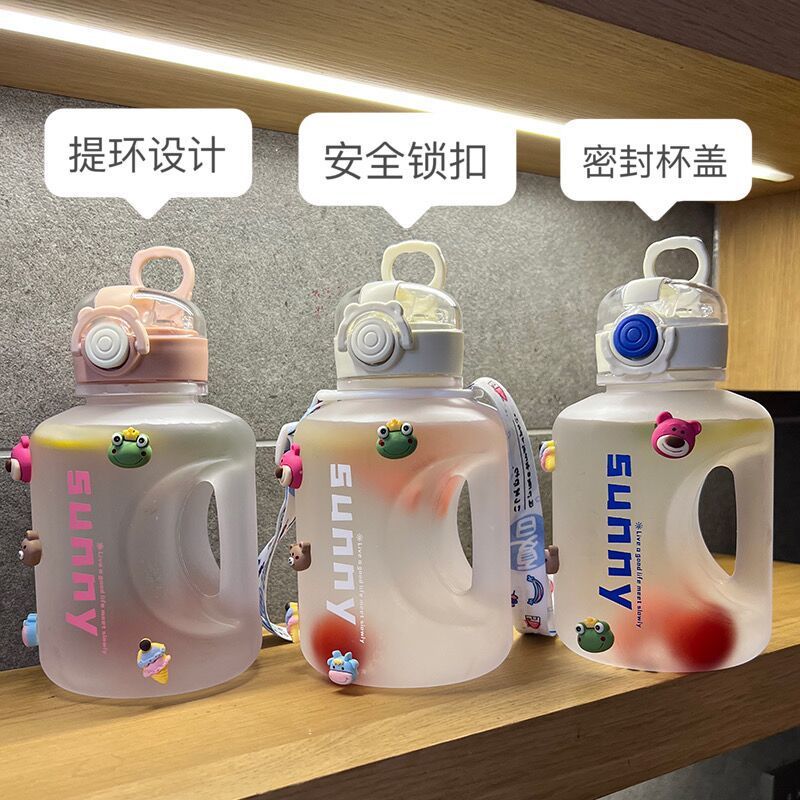 Large Capacity Plastic Sports Bottle 1000ml Summer Good-looking Fitness Kettle High Temperature Resistant Ton Straw Cup