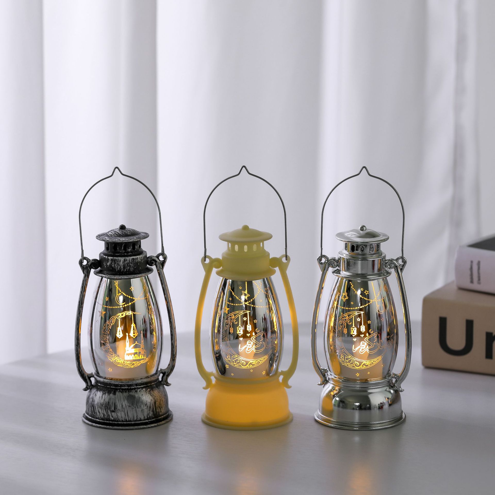 Middle East Festival Led Lantern Storm Lantern Portable Small Lantern Electric Candle Lamp Retro Small Oil Lamp Factory Wholesale