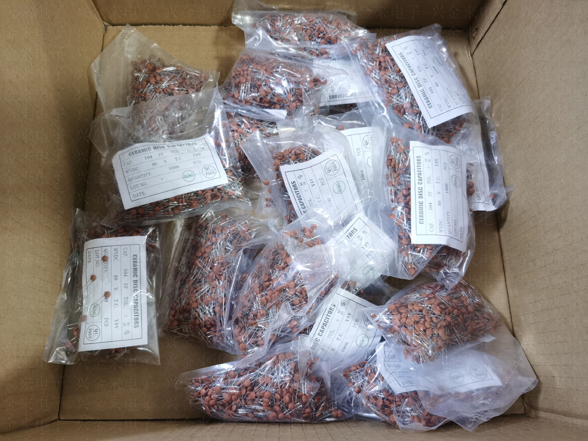 1uf (104) 50v 5mm磁片电容 瓷介电容(一包1000只)-阿里巴巴