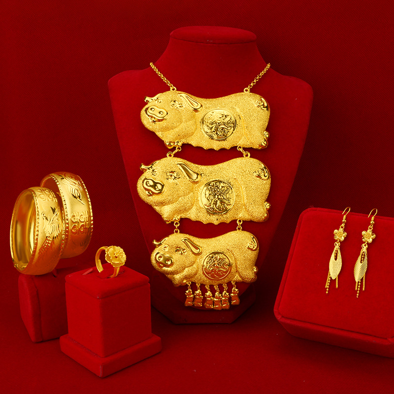 2022金店橱窗仿真金猪牌项链套装镀金婚庆结婚新娘首饰仿黄金饰品