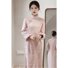粉色旗袍加绒加厚高端气质年轻款新中式改良长袖订婚连衣裙秋冬装