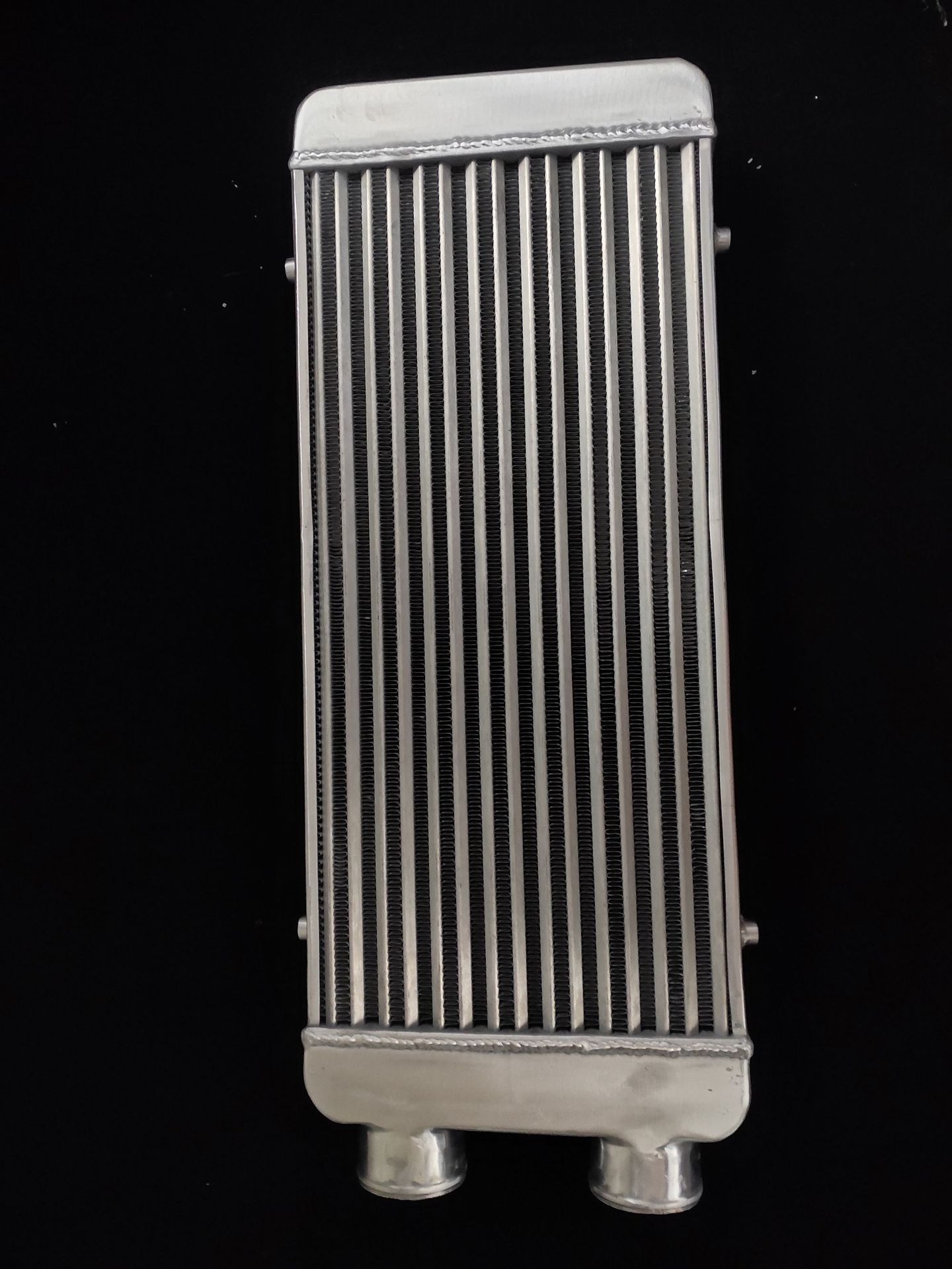 前安装铝制涡轮增压中冷器600x300x70mm同侧76mm入口/出口