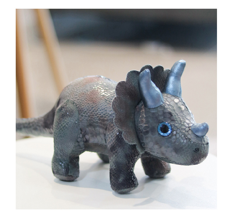 网红产品仿真三角龙玩偶公仔娃娃汽车摆件儿童毛绒玩具一件代发