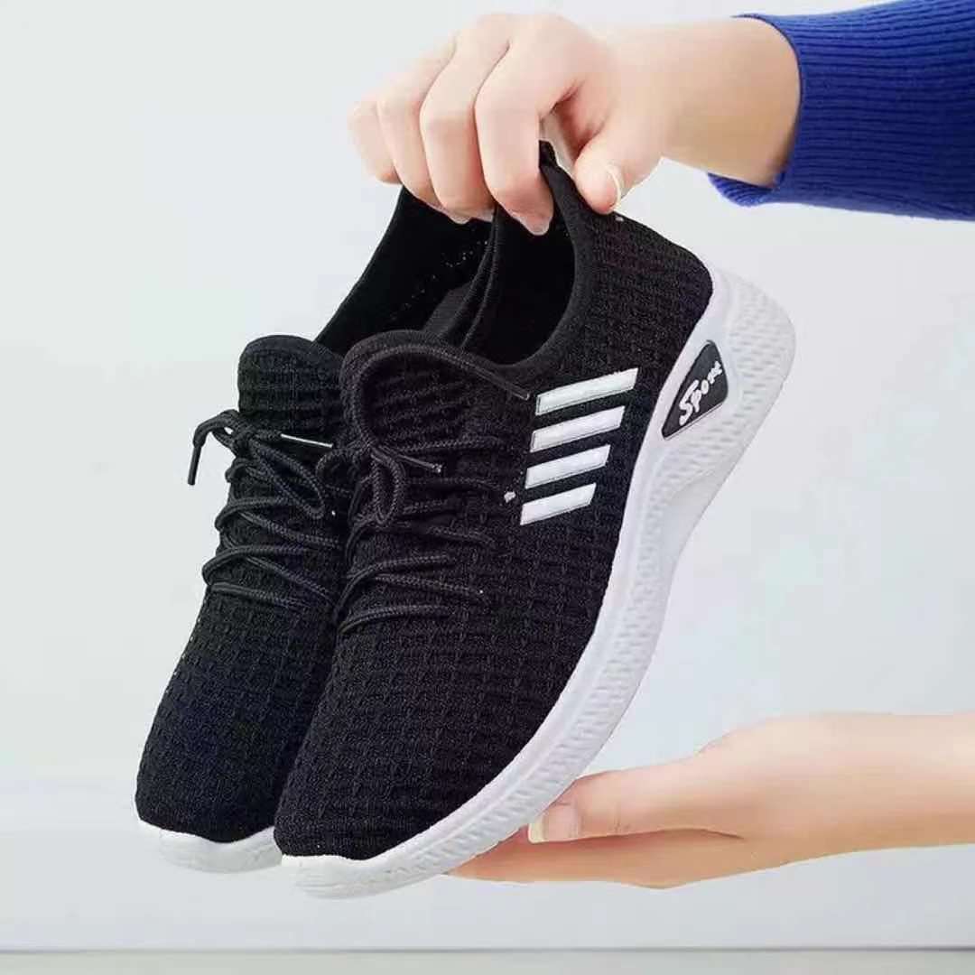 2023 New Sports Shoes Women's Breathable Mom Shoes Summer Soft Bottom Korean Style Low-Top Casual Flying Woven Old Beijing Cloth Shoes