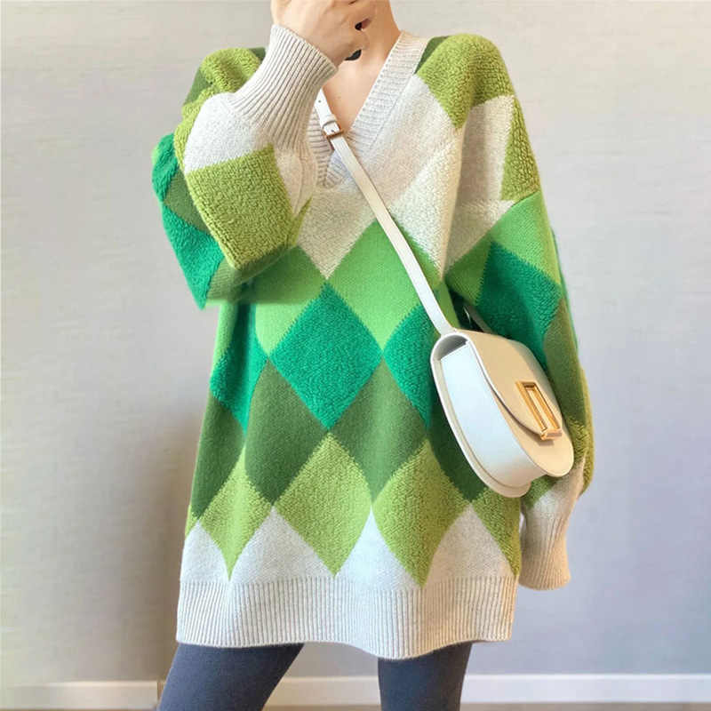大码v领菱格套头两色毛衣女冬季2022新宽松加厚撞色撞色针织衫女
