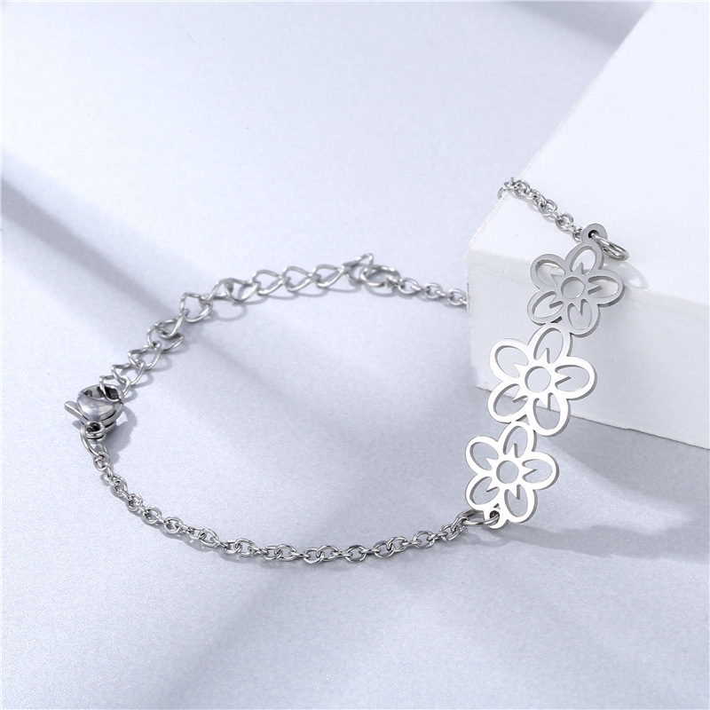 Amazon Ins Cold Style Flower Bracelet Cross-Border Popular Stainless Steel Hollow Small Flower Bracelet Hand Jewelry Wholesale
