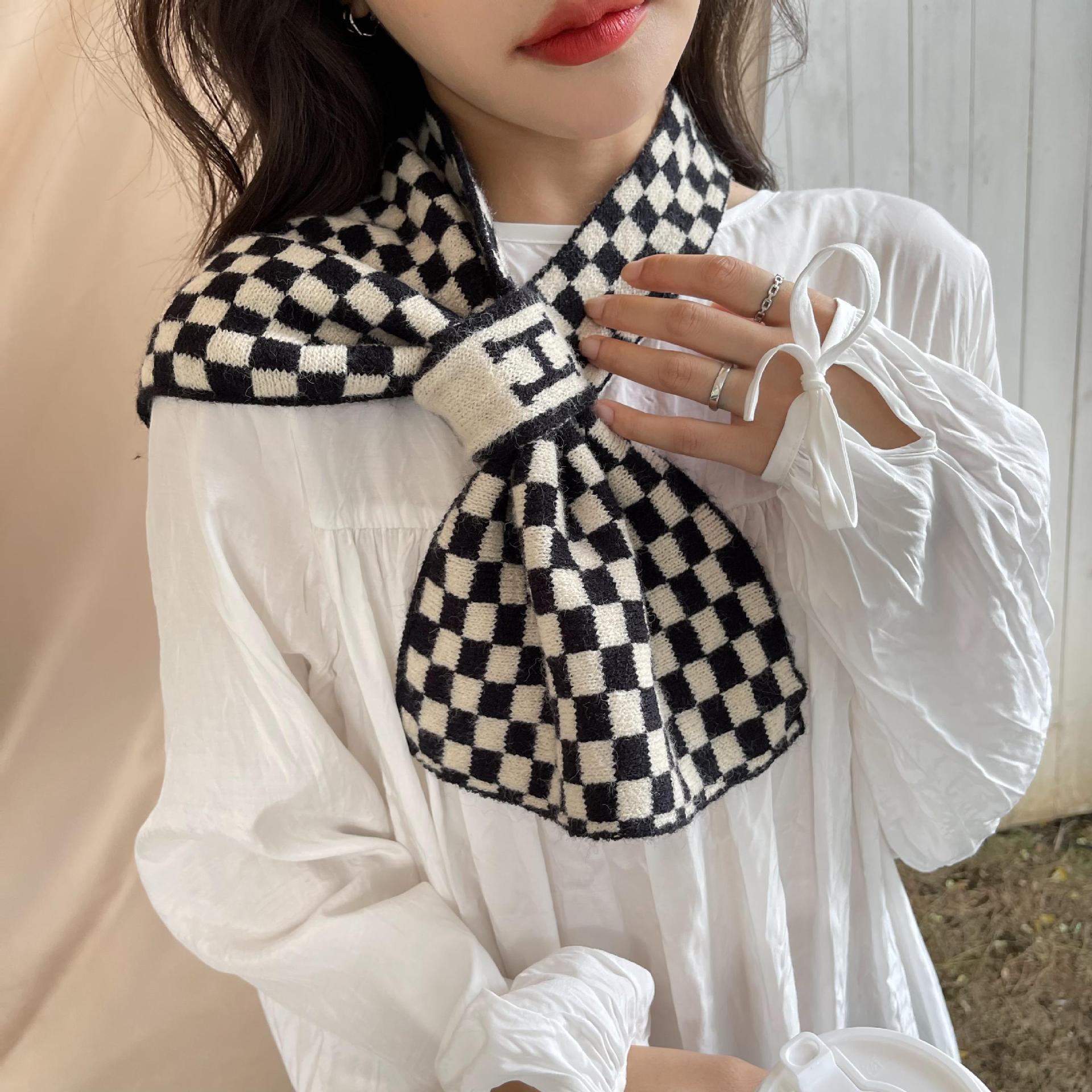 2022 Trendy New Knitted Wool Chessboard Plaid Scarf Women's Autumn and Winter Warm Short Decorative Scarf Scarf