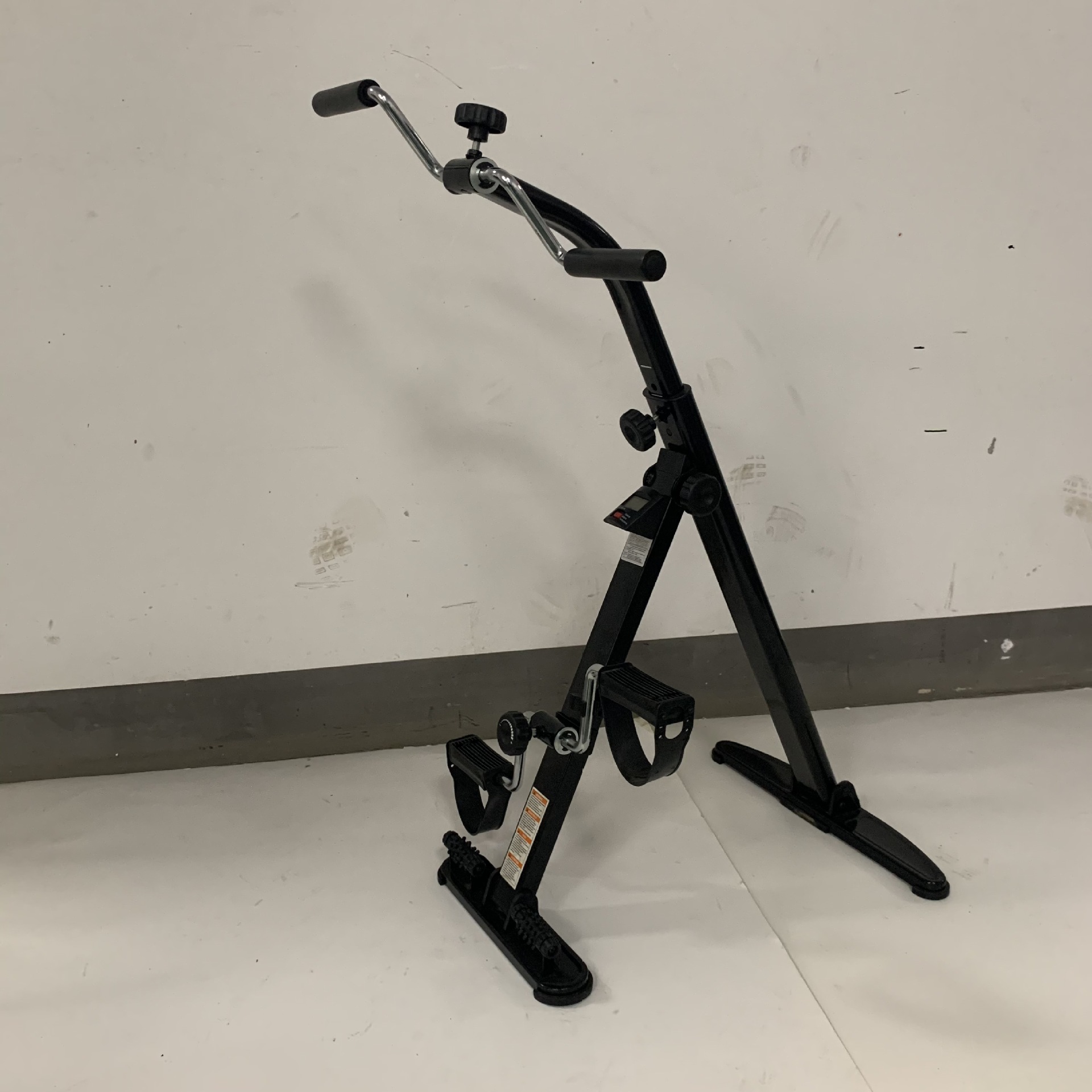 跨境 工厂直供批发直立式可调节老年康复手摇脚踏车健身车