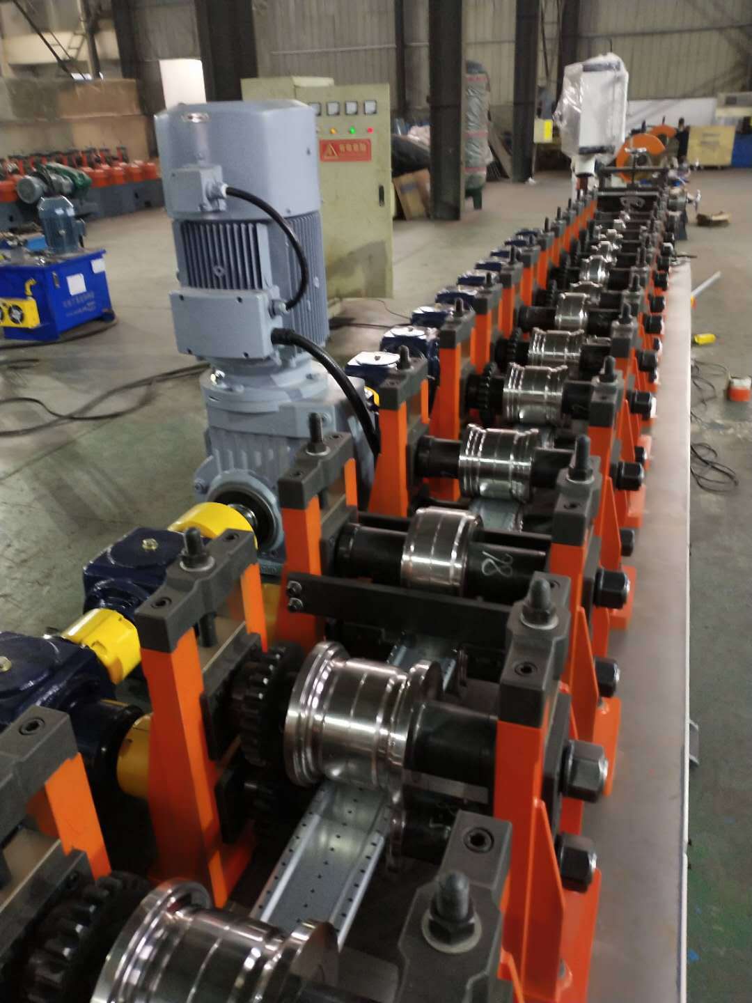 江阴博世杰自动化琉璃架滚压成型机设备