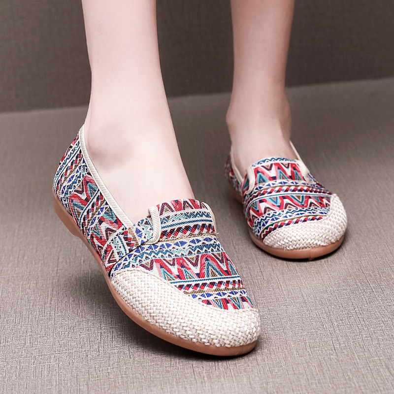 National Wind Shallow Mouth Old Beijing Cloth Shoes