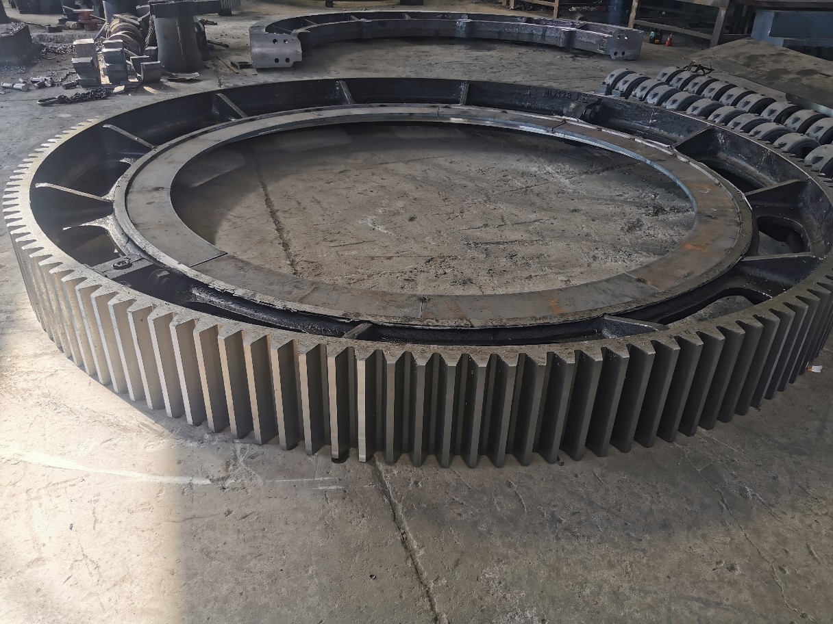 球磨机大齿轮精车,棒磨机设备齿圈配件