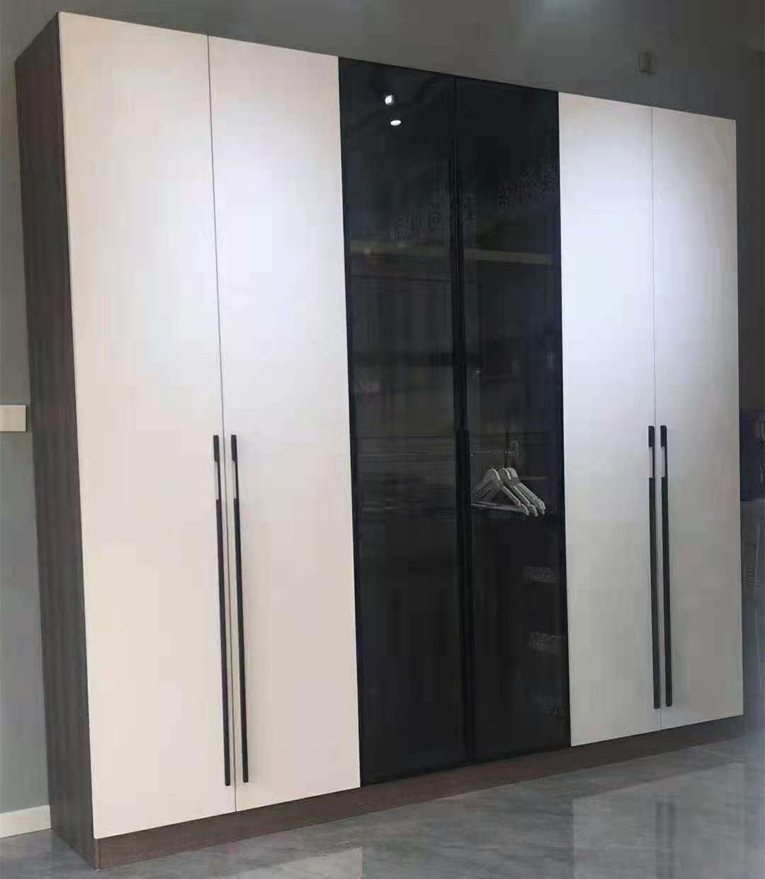 简约全铝合金家具来图设计房间钢化玻璃门衣柜整板别墅衣帽间衣橱